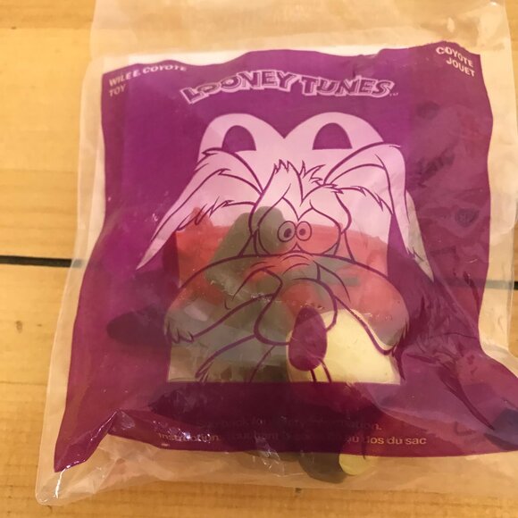 Looney Tunes Set of 4 Plastic Action Figures McDonald's Toy Bugs Tweety Wile '20 - Picture 5 of 6